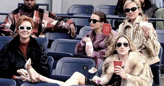 One of the show' most memorable fashion scenes from a Yankees baseball game in season 1 