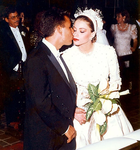 Sofia Vergara 's wedding to her first husband Joe Gonzalez in 1991
